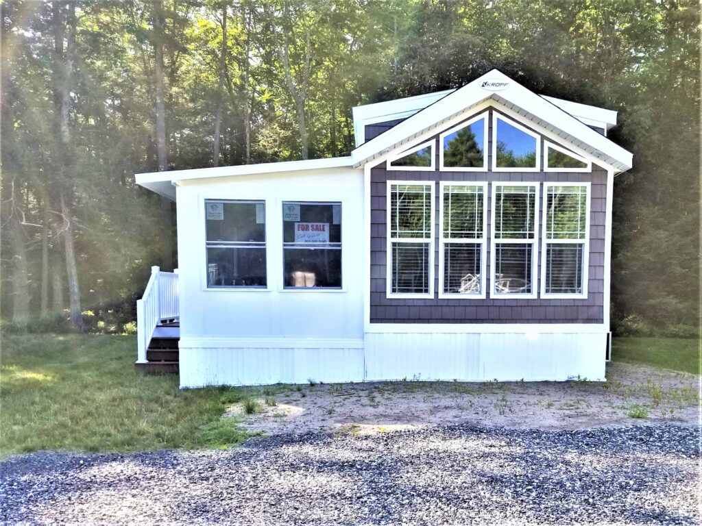 AVAILABLE – Paradise Point  – $179,900.